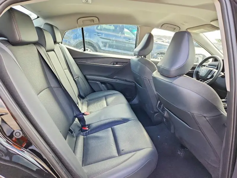 2025 TOYOTA CAMRY XLE  