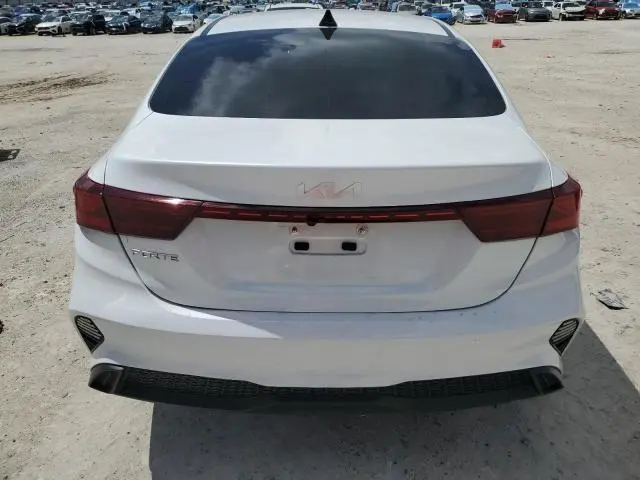 2022 KIA FORTE FE  