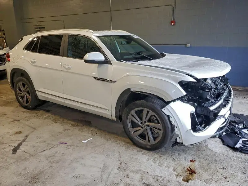 2024 VOLKSWAGEN ATLAS CROSS SPORT SEL R-LINE  