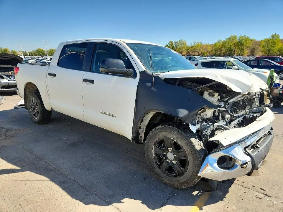 2011 TOYOTA TUNDRA CREWMAX SR5  