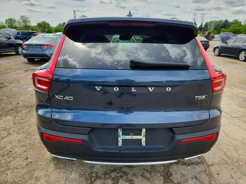 2019 VOLVO XC40 T5 INSCRIPTION  