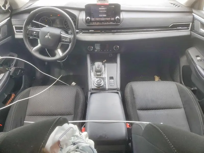 2023 MITSUBISHI OUTLANDER ES  