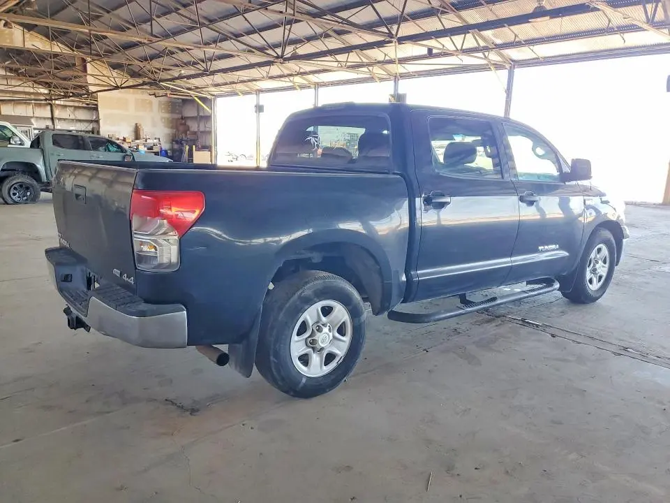 2013 TOYOTA TUNDRA CREWMAX SR5  