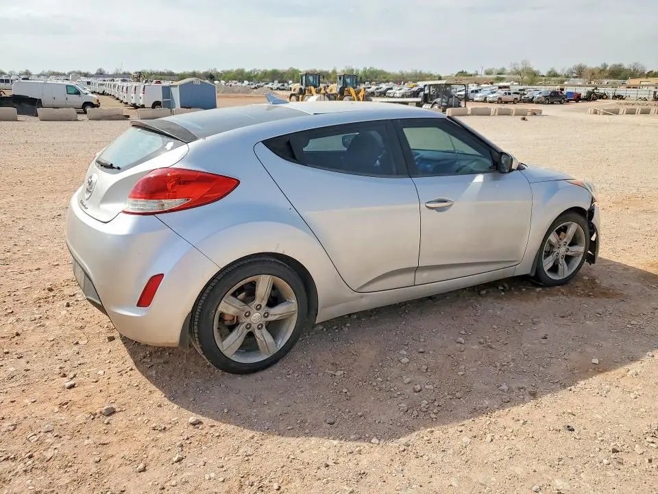 2012 HYUNDAI VELOSTER BASE  