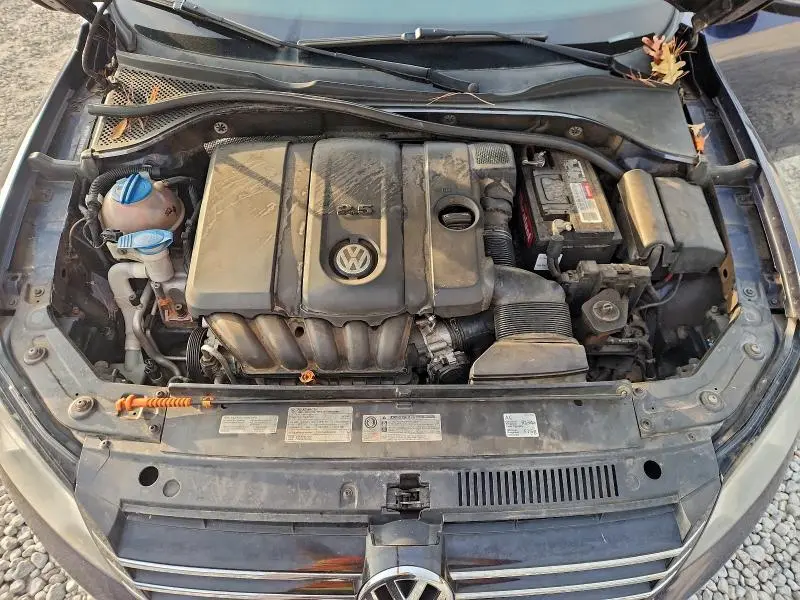 2012 VOLKSWAGEN PASSAT SE  
