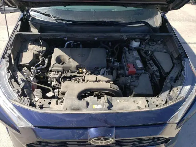 2021 TOYOTA RAV4 XLE  