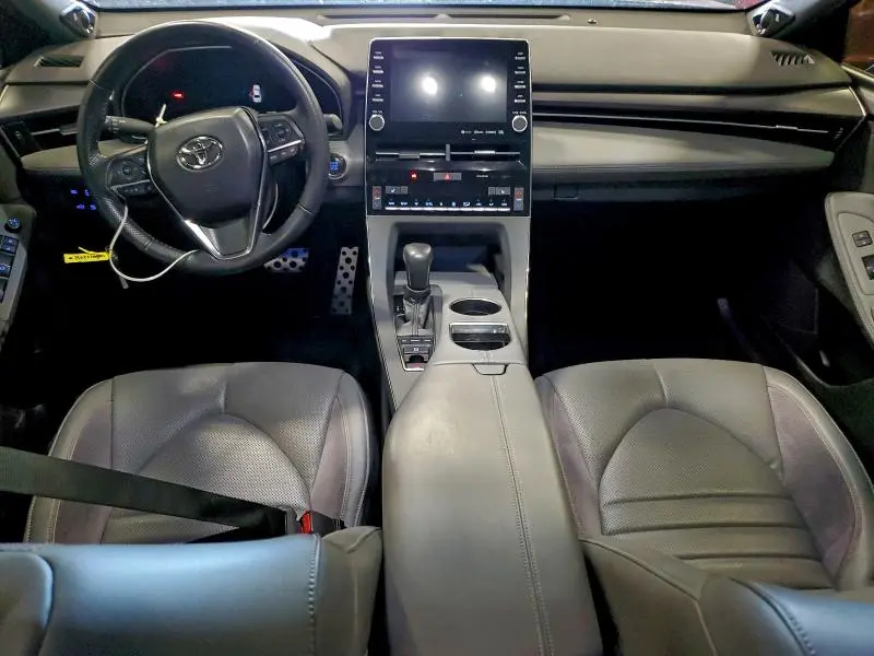 2019 TOYOTA AVALON XLE  