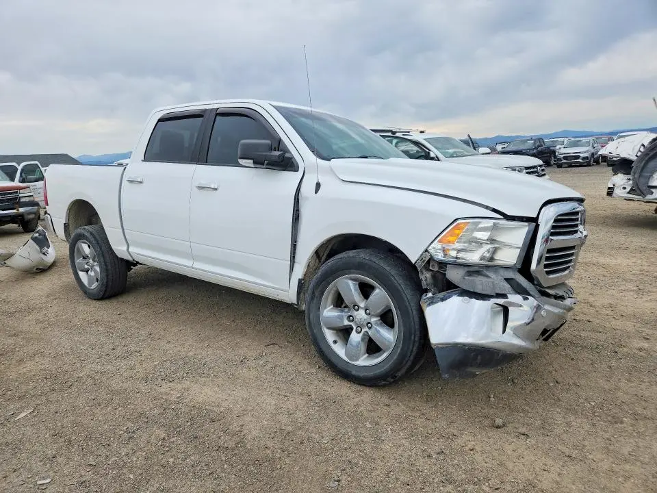 2015 RAM 1500 SLT  