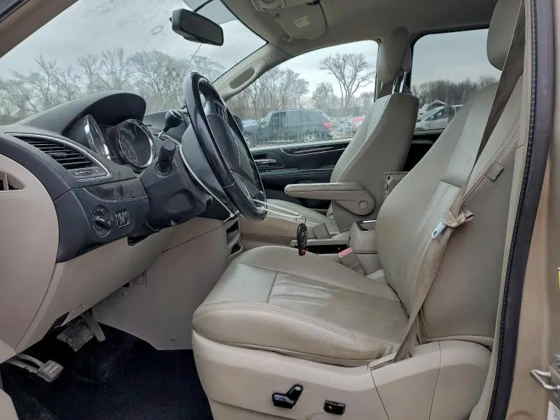 2013 CHRYSLER TOWN & COUNTRY TOURING  