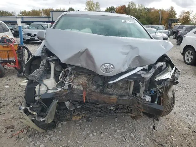 2011 TOYOTA SIENNA XLE  
