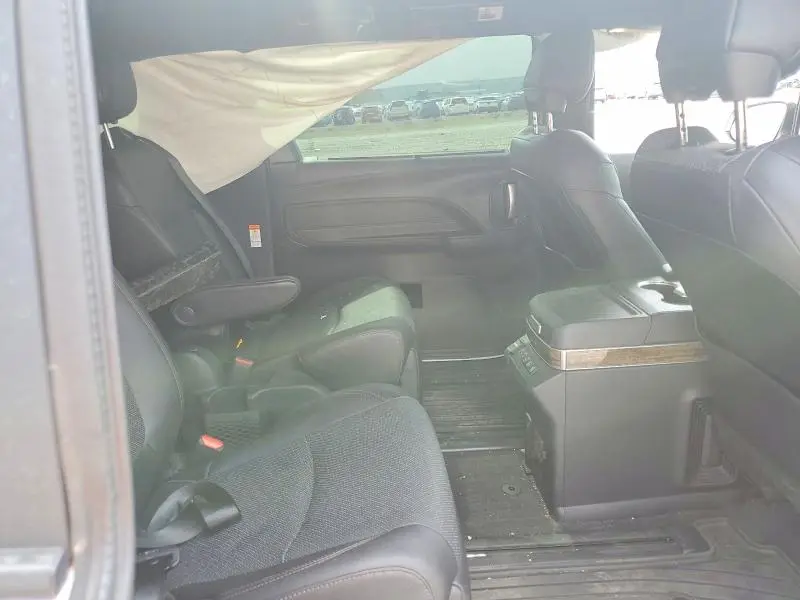 2025 TOYOTA SIENNA PLATINUM 7-PASSENGER  