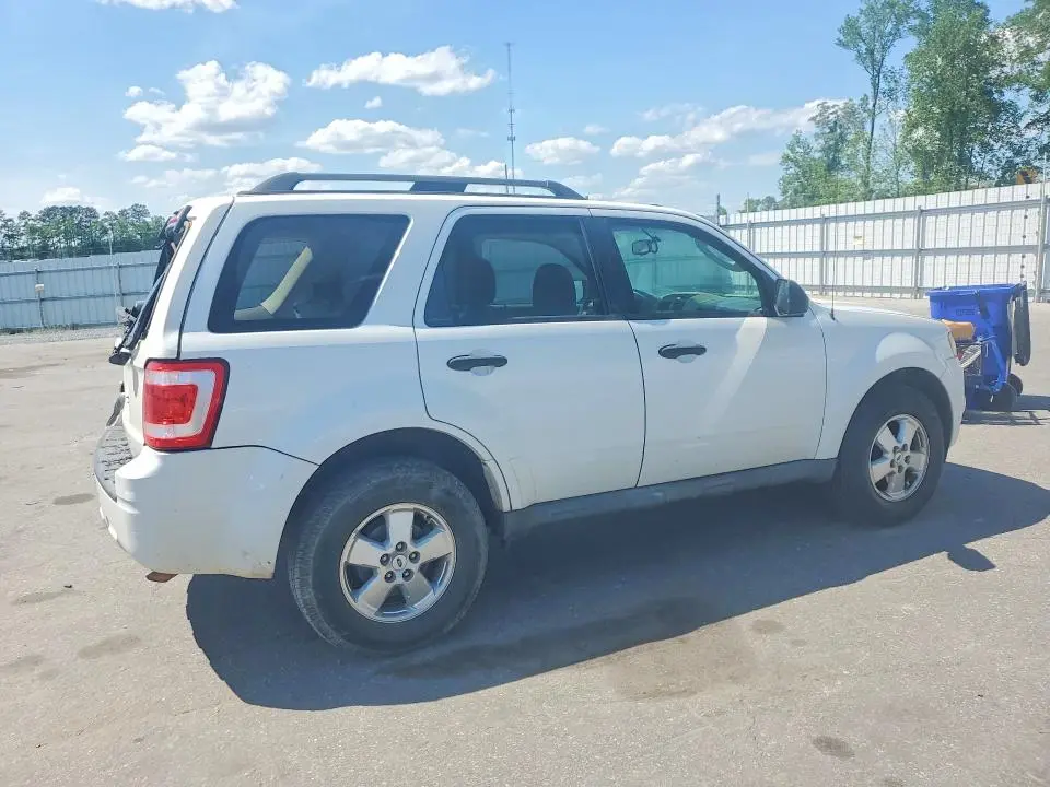 2011 FORD ESCAPE XLT  