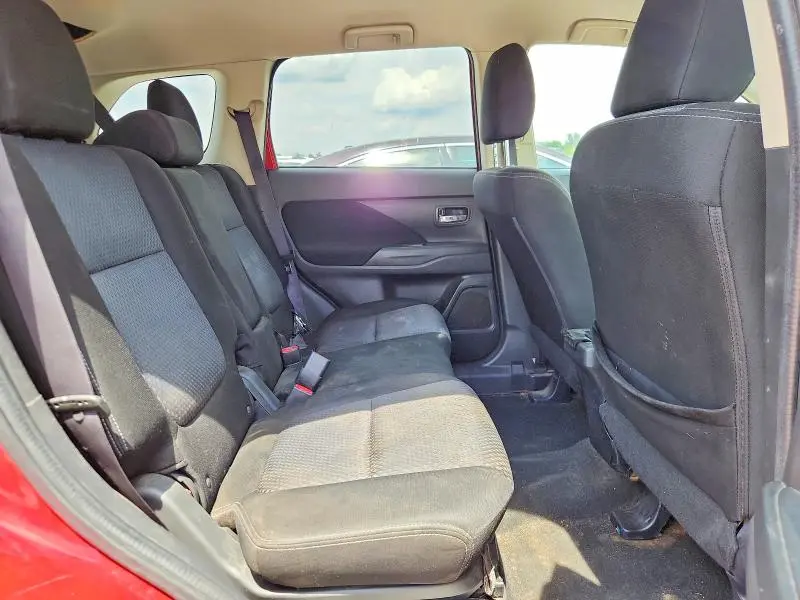 2016 MITSUBISHI OUTLANDER SE  