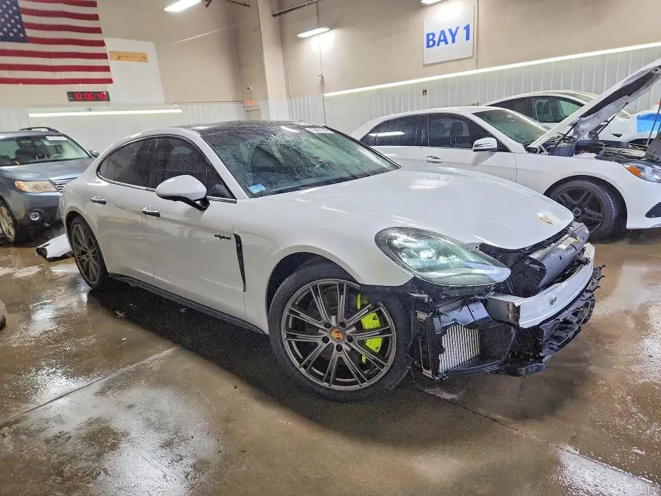 2020 PORSCHE PANAMERA 4 E-HYBRID  
