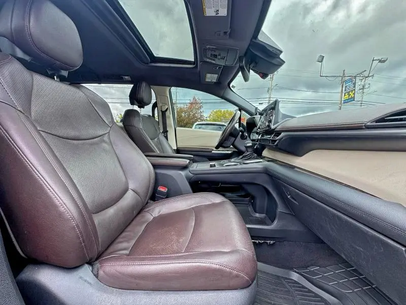 2022 TOYOTA SIENNA LIMITED  