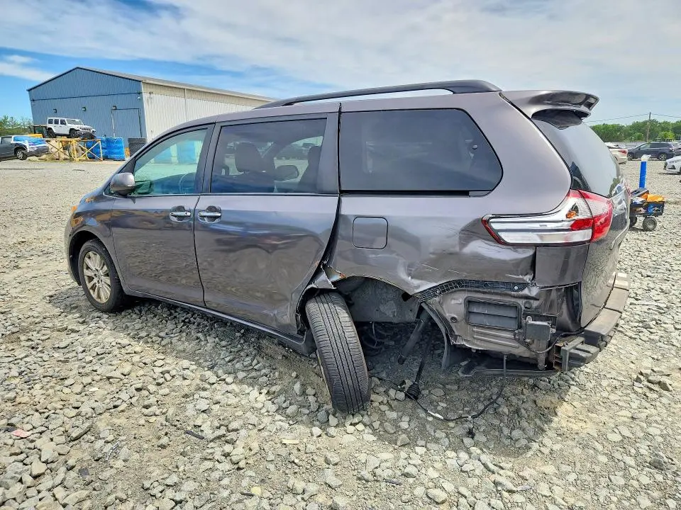 2015 TOYOTA SIENNA XLE 7-PASSENGER  