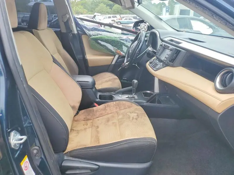 2017 TOYOTA RAV4 XLE  
