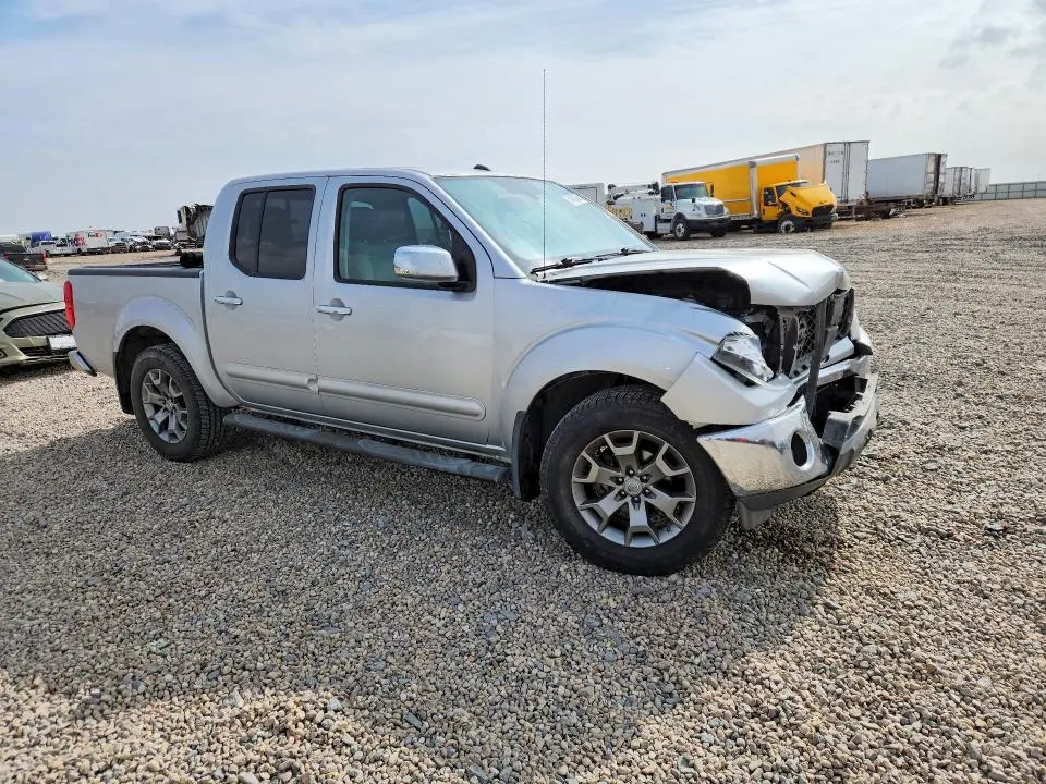 2019 NISSAN FRONTIER SL  