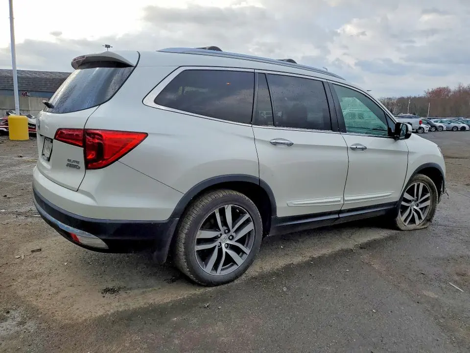 2016 HONDA PILOT ELITE  