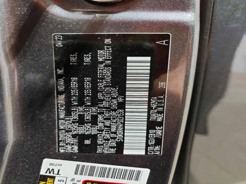 2023 TOYOTA HIGHLANDER XLE  