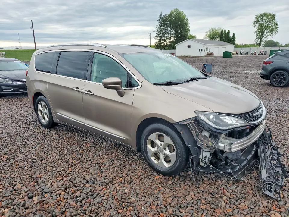 2017 CHRYSLER PACIFICA TOURING L PLUS  