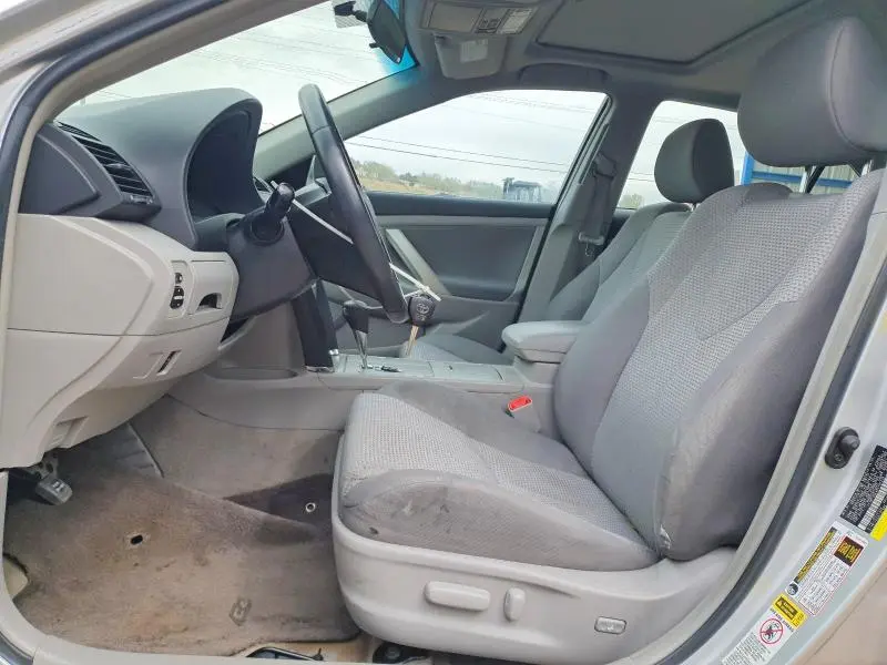 2011 TOYOTA CAMRY SE  