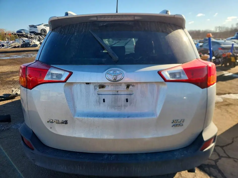 2015 TOYOTA RAV4 XLE  