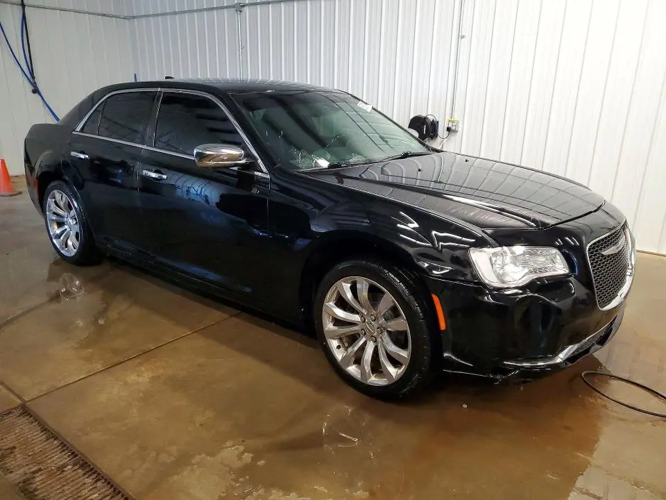 2019 CHRYSLER 300 LIMITED  