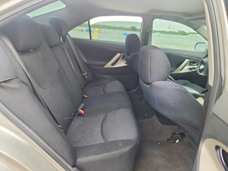 2010 TOYOTA CAMRY SE  