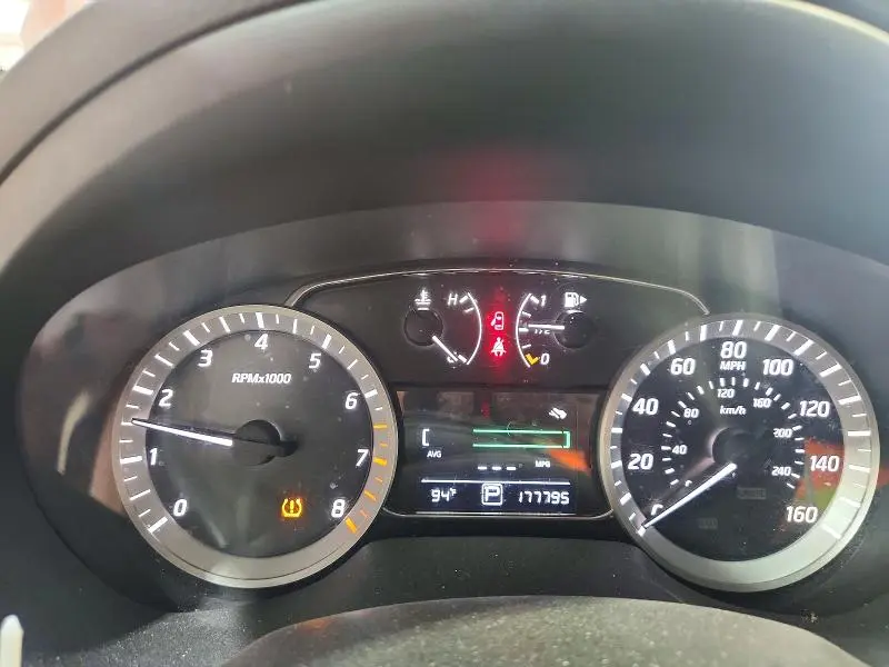 2014 NISSAN SENTRA SR  