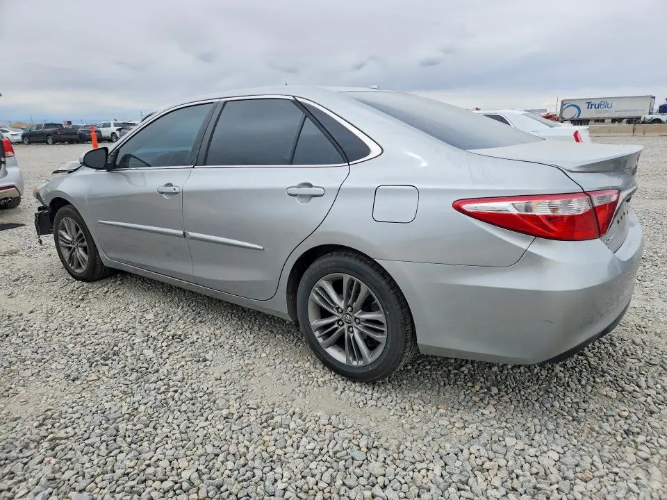 2015 TOYOTA CAMRY SE  