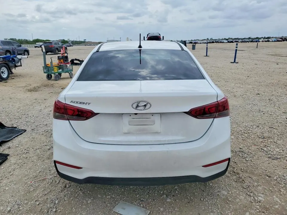 2022 HYUNDAI ACCENT SE  