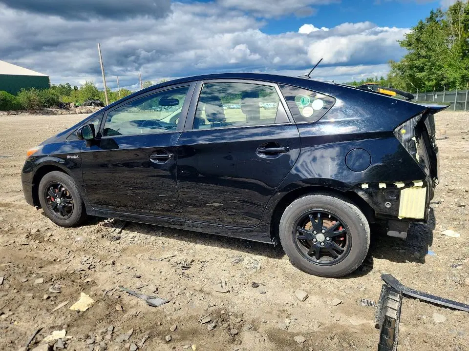 2015 TOYOTA PRIUS FOUR  