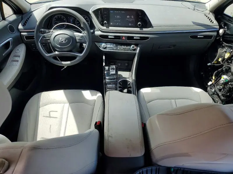 2023 HYUNDAI SONATA SE  