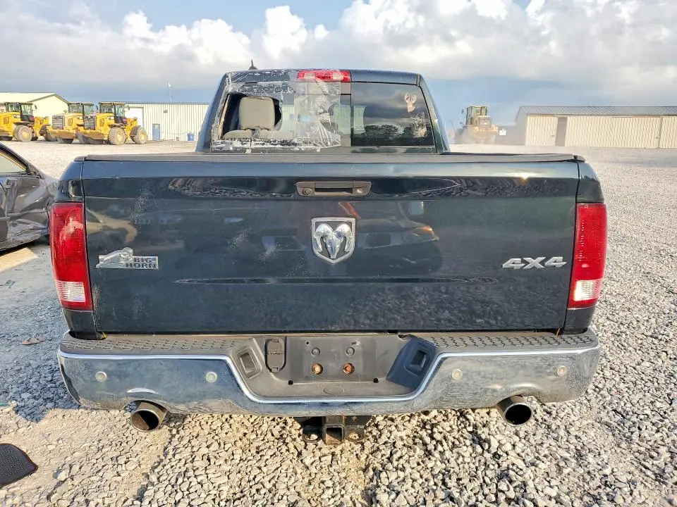 2016 RAM 1500 SLT  