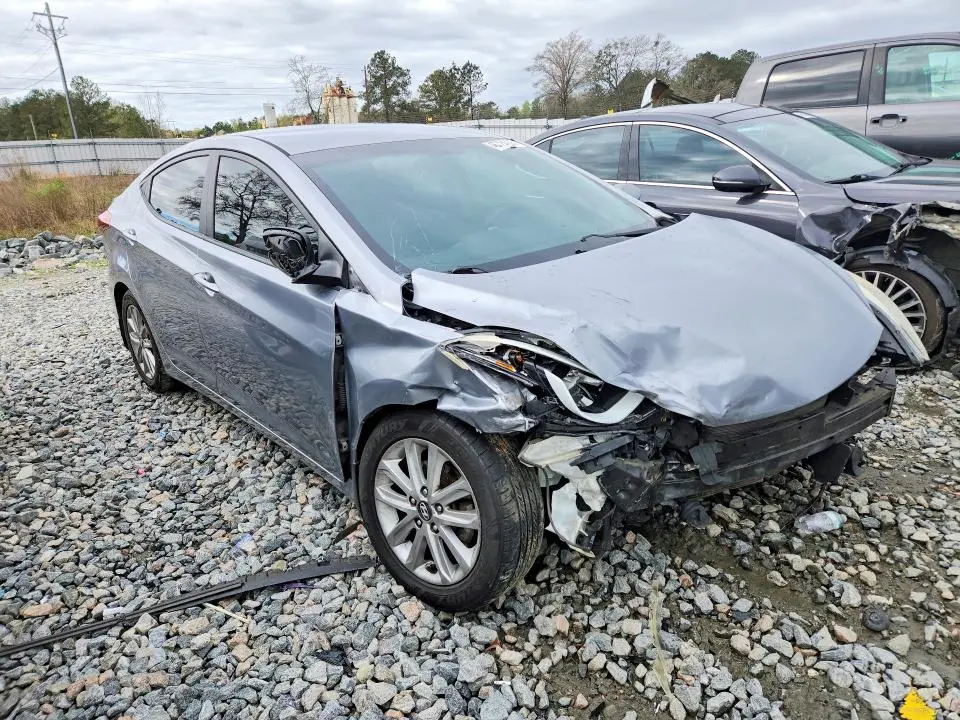 2016 HYUNDAI ELANTRA SE  