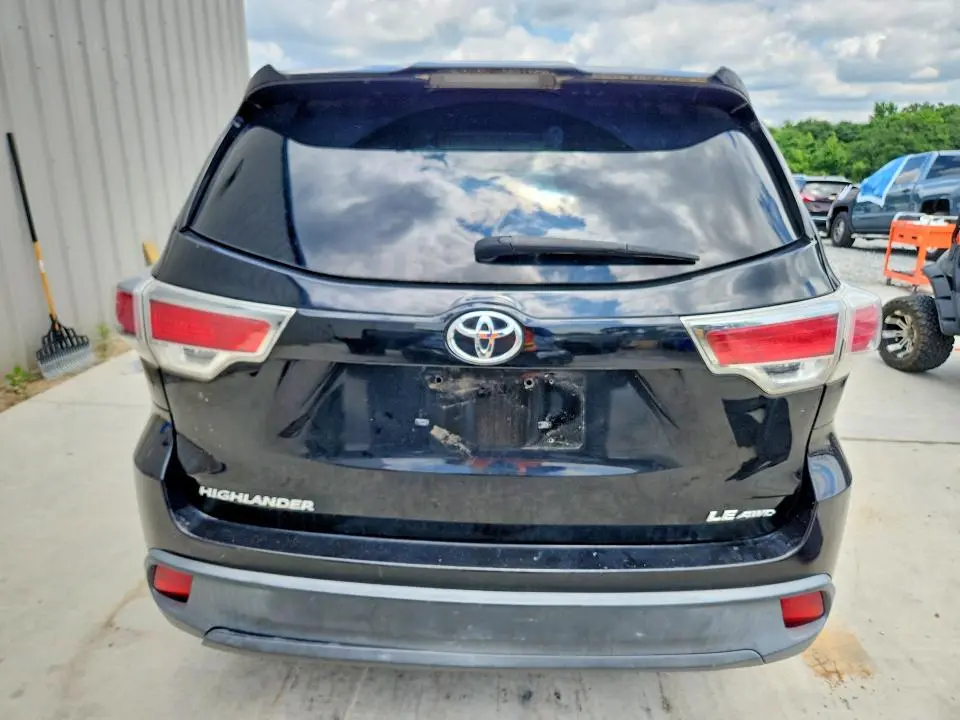 2015 TOYOTA HIGHLANDER LE  