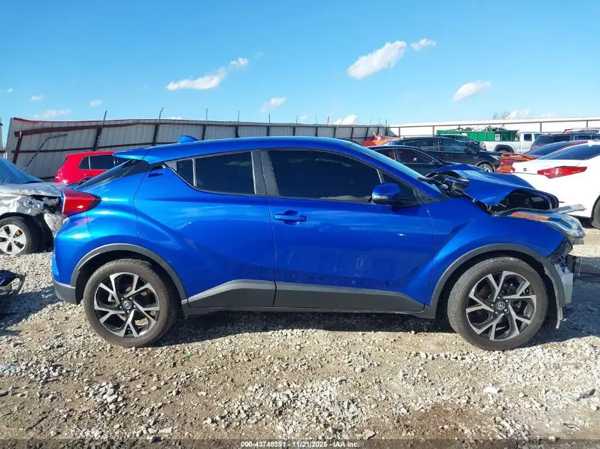 2020 TOYOTA C-HR XLE