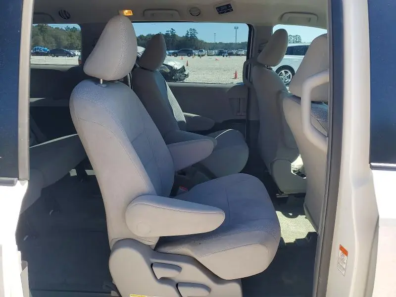 2015 TOYOTA SIENNA L 7-PASSENGER  
