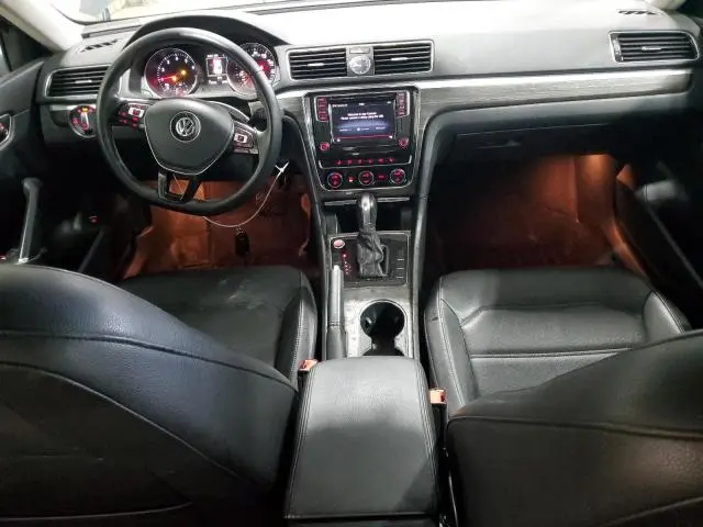 2017 VOLKSWAGEN PASSAT SE  