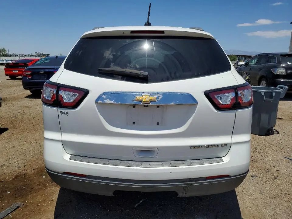 2016 CHEVROLET TRAVERSE LS  