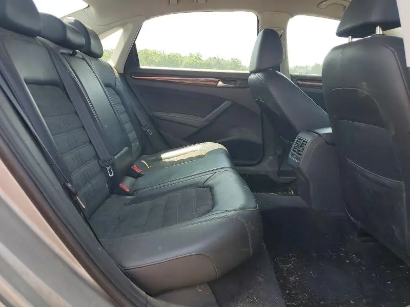 2013 VOLKSWAGEN PASSAT SEL  