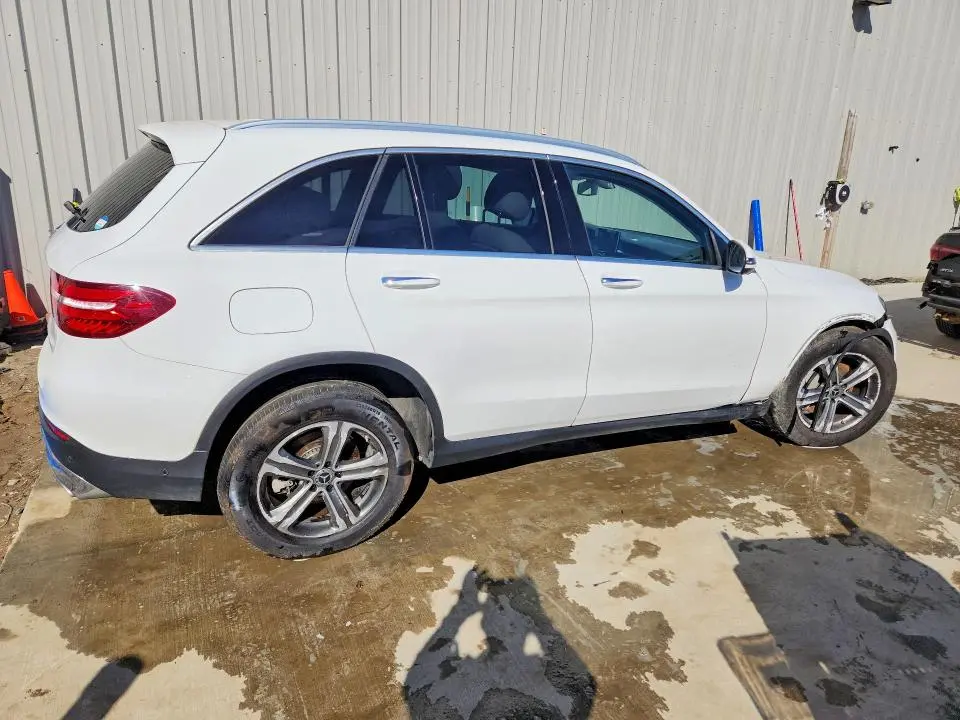 2019 MERCEDES-BENZ GLC 300  