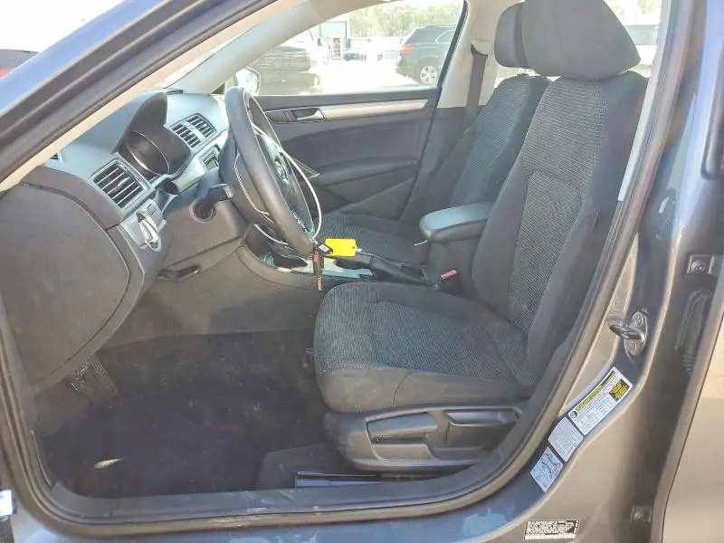 2017 VOLKSWAGEN PASSAT S  