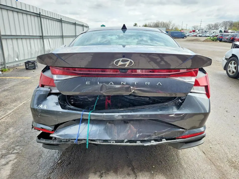 2021 HYUNDAI ELANTRA SEL  