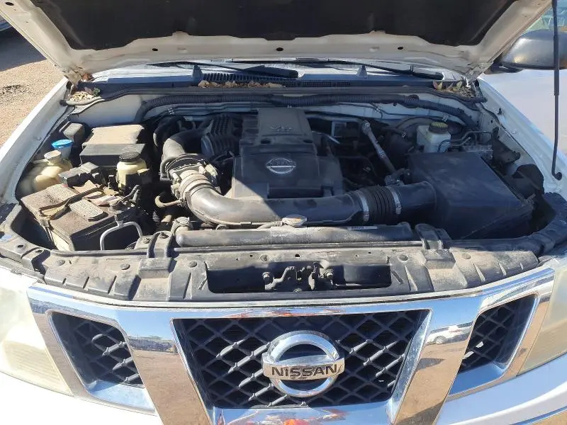 2011 NISSAN FRONTIER SV V6  
