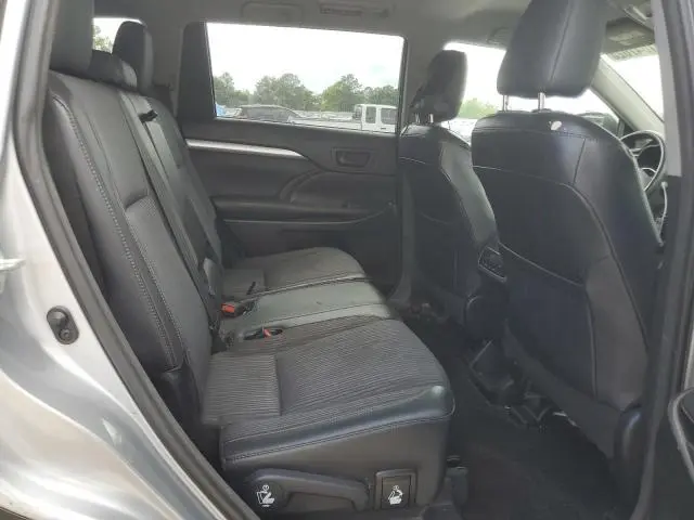 2015 TOYOTA HIGHLANDER LE  