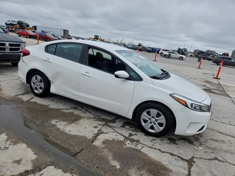 2017 KIA FORTE LX  
