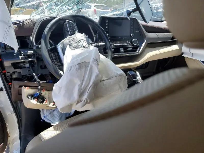 2020 TOYOTA HIGHLANDER LIMITED  