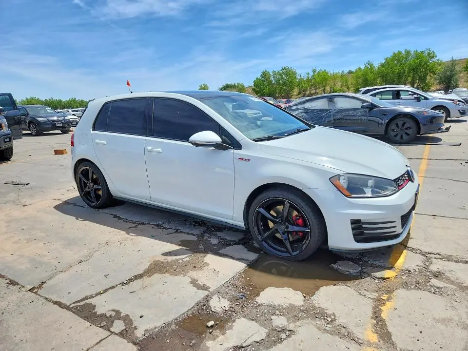 2015 VOLKSWAGEN GTI   
